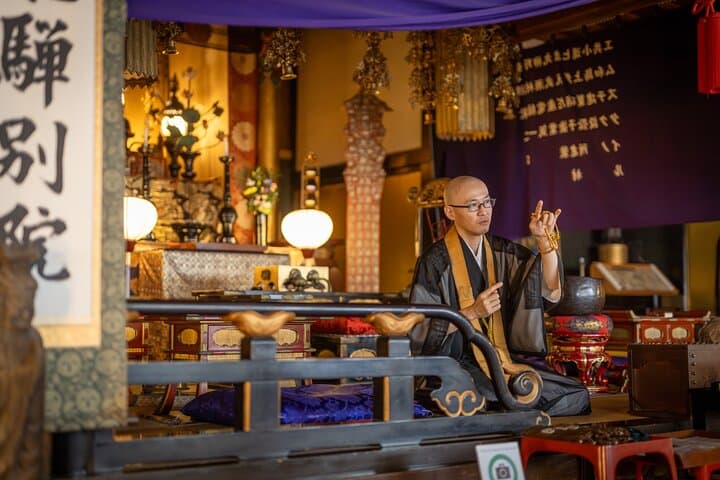Takayama Meditation at Takayama Zenkoji temple — photo 7