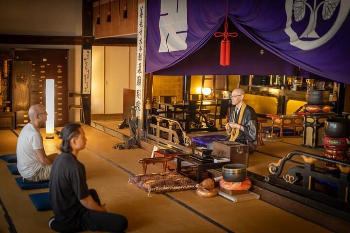 Takayama Meditation at Takayama Zenkoji temple — photo 8