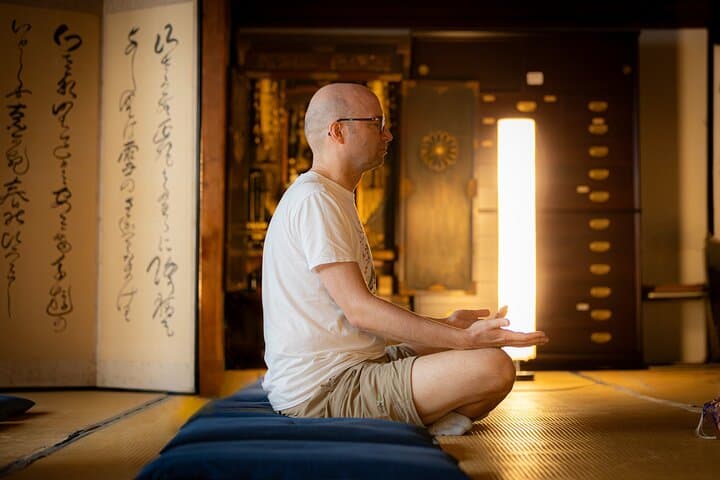 Takayama Meditation at Takayama Zenkoji temple — photo 9