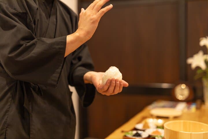 Takayama Rice Ball and Miso Soup Making at a buddhist temple — photo 10