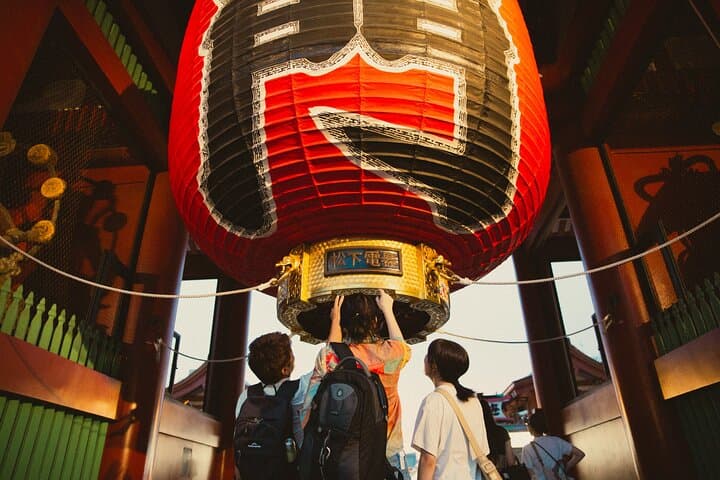 Asakusa Sensoji Temple Highlights Walking Tour in Tokyo