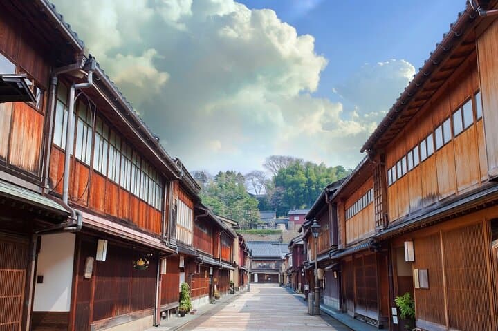 Kanazawa Private Family Tour with a Local – Flexible Meet-Up — photo 2