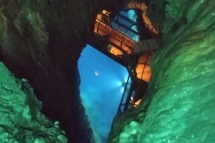 Ryusendo Cave and Kitayamazaki Cliffs Day Tour from Miyako Port — photo 9