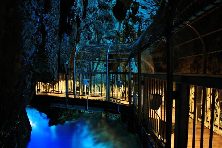 Ryusendo Cave and Kitayamazaki Cliffs Day Tour from Miyako Port — photo 4