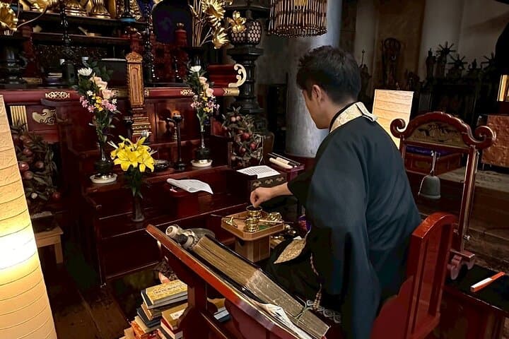 Buddhist Experience at a Historic Temple in Authentic Kimono — photo 4