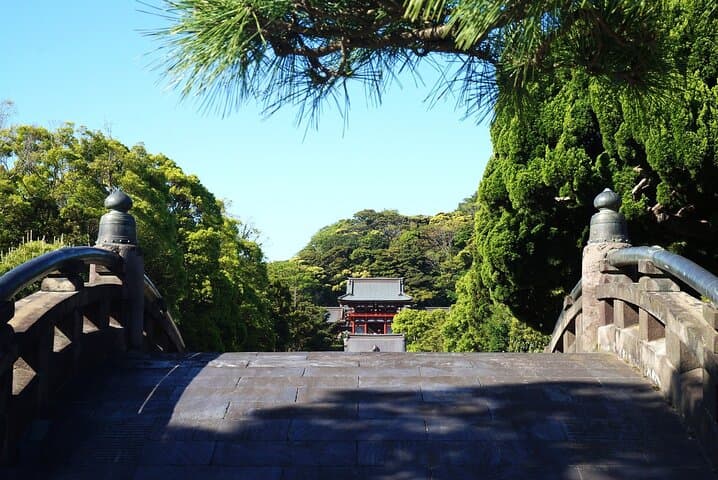 Beyond Tokyo Chaos Discover Kamakura Peaceful Temples Shrines — photo 3