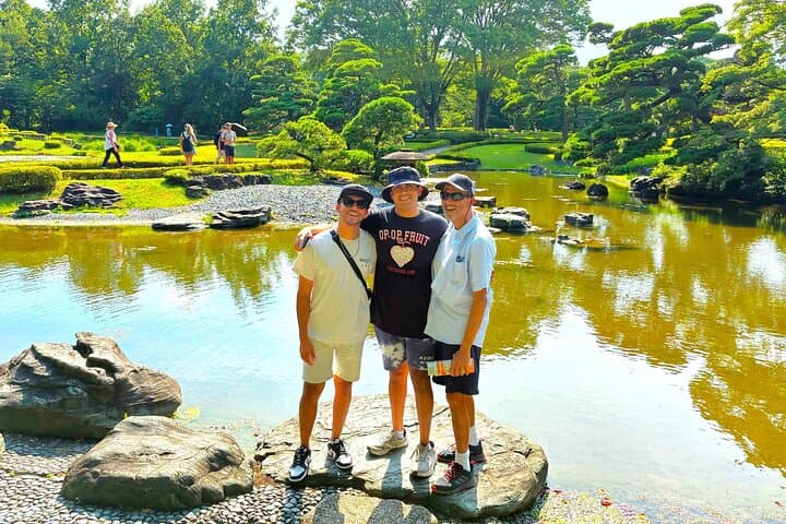 Tokyo: Edo Castle Ruins & Imperial Palace East Garden Guided Tour — photo 2