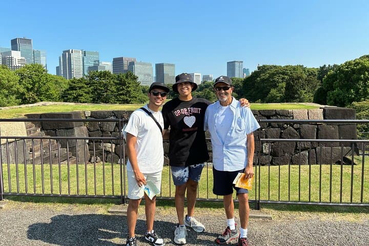 Tokyo: Edo Castle Ruins & Imperial Palace East Garden Guided Tour — photo 6