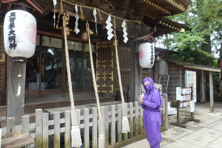 Ninja Explores Old Samurai Residences in Sakura — photo 4