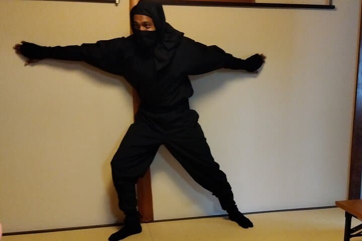 Ninja Explores Old Samurai Residences in Sakura — photo 10