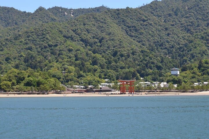 Discover Miyajima Local Eats and Sacred Sites in 2 Hours — photo 6