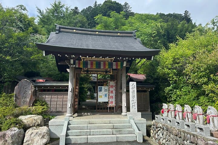 Authentic Zazen Experience Digital Detox with Temple Stay & Food — photo 2