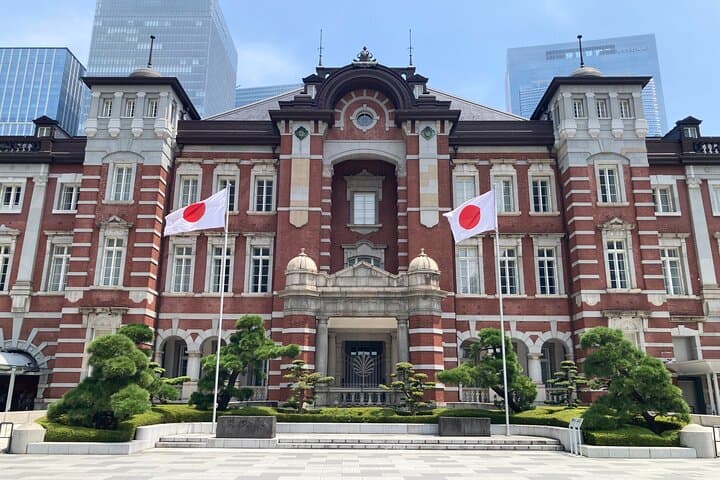 Tokyo Station Historical Walking Tour with Food and Anime — photo 1
