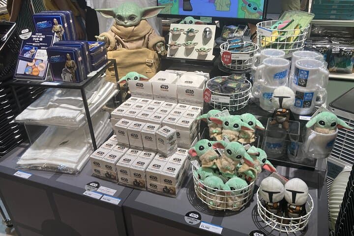Tokyo Station Historical Walking Tour with Food and Anime — photo 12