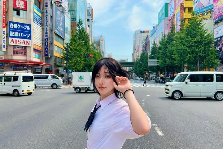 Stroll Akihabara in Japanese School Uniform — photo 3
