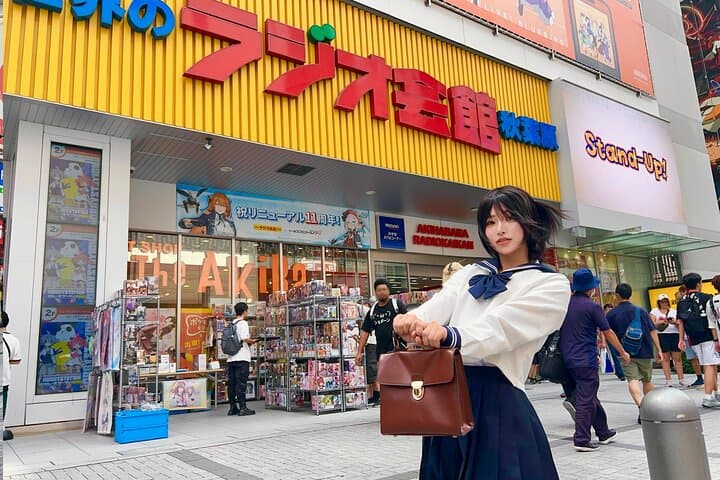 Stroll Akihabara in Japanese School Uniform — photo 2