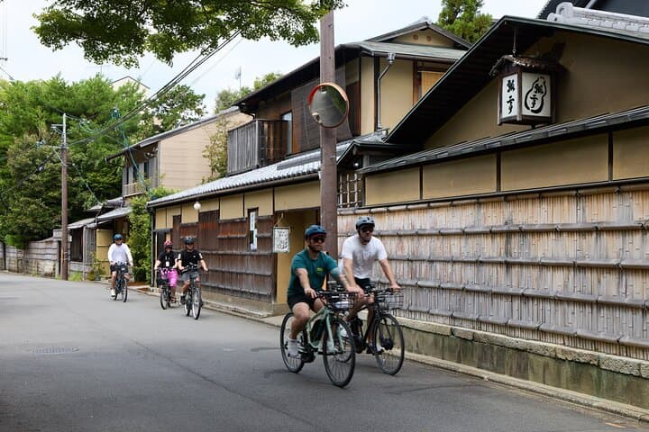 Kyoto E-Bike Tour of Hidden Gems Backstreets and Temples — photo 4