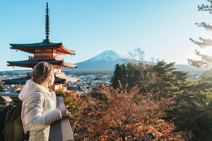 Small Group Tour Mount Fuji and Lake Kawaguchi from Tokyo — photo 4