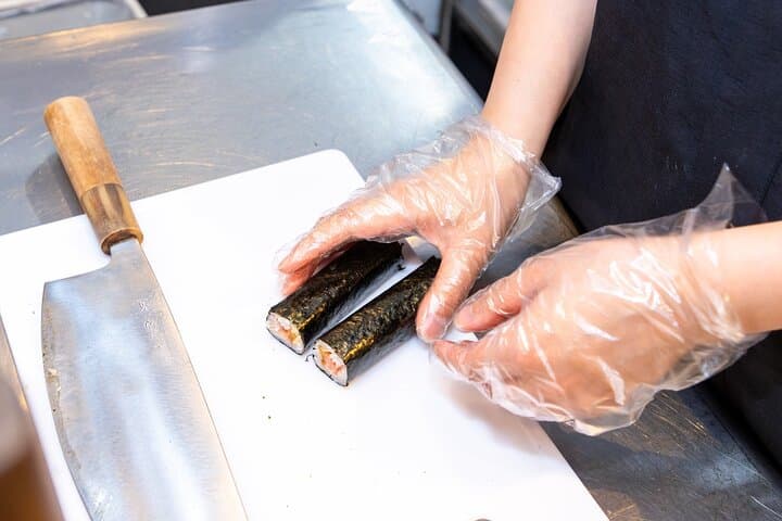 Tokyo : Hand-Roll Sushi Class, Skytree view & Asakusa Tour — photo 2