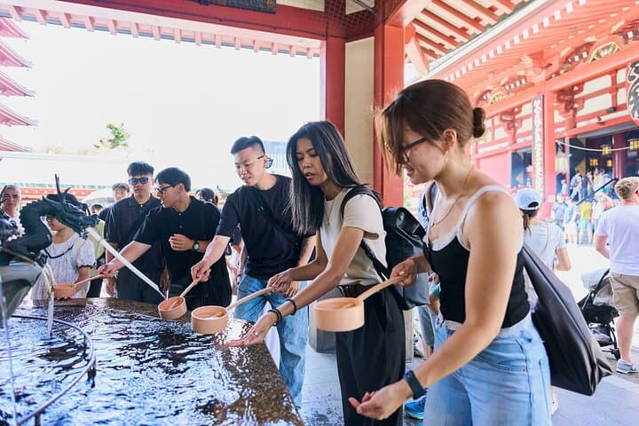Tokyo: Asakusa & Sensoji ー Oldest Temple Walking Tour (2hrs) — photo 7