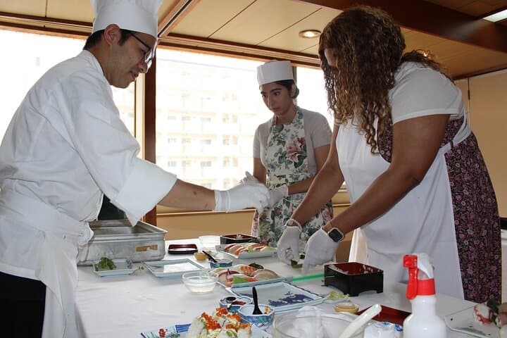 Sushi Cooking Class and Ingredient Shopping Tour — photo 8