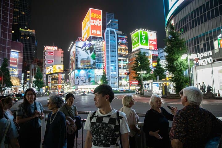 The Dark Side of Tokyo - Night Walking Tour Shinjuku Kabukicho — photo 3