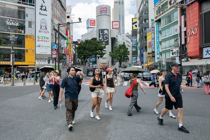 Tokyo Shibuya Crossing & Hidden Streets Walking Tour — photo 8