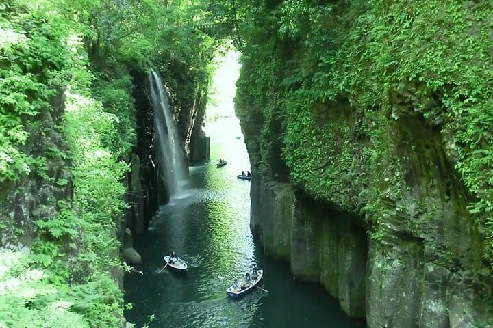 Kumamoto Route 1 Day Bus Trip: Takachiho Gorge and Local Lunch