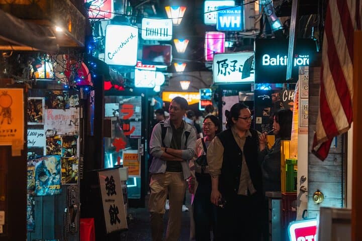Shinjuku Bar and Izakaya Hopping with Drinks and Dinner — photo 6
