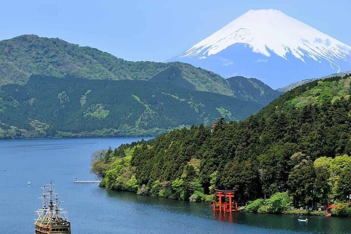 Private and Multi-day Tokyo, Mt. Fuji & Lake Kawaguchi Adventures — photo 1