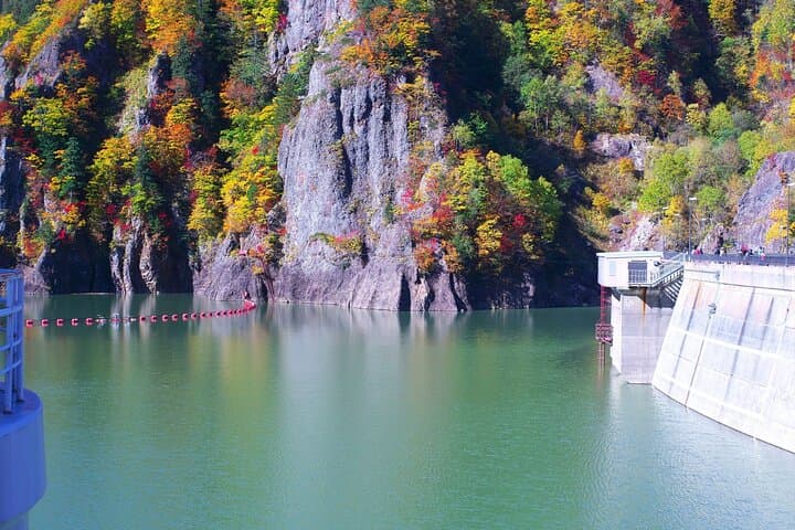 Autumn Tour from Sapporo Hoheikyo Dam and Hoheikyo Onsen — photo 4