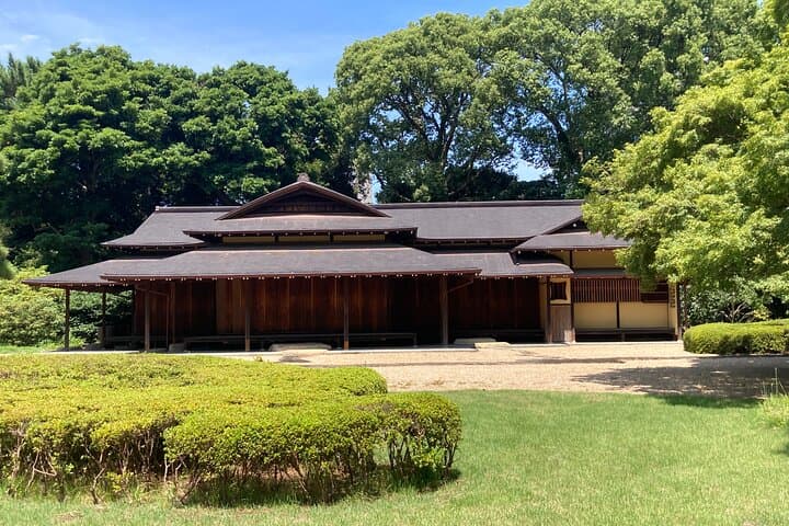 Imperial Palace Historical Walking Tour with an expert guide — photo 14