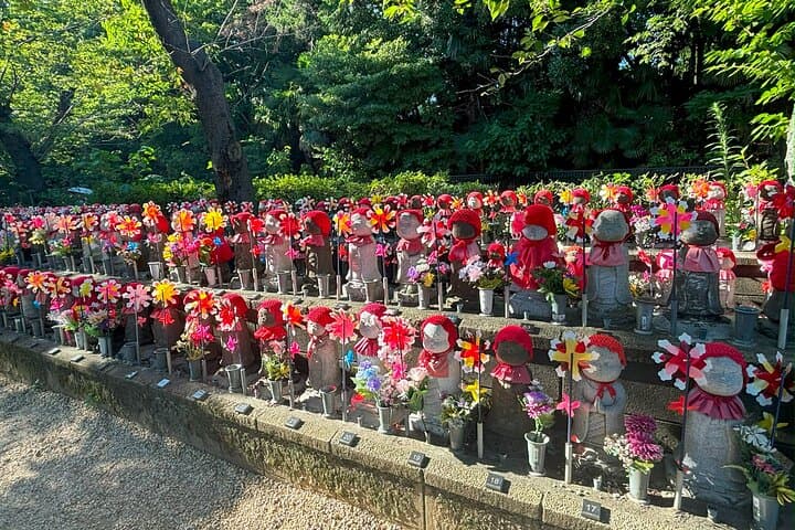 Tokyo City Walking Tour: Tokyo Tower Zojoji Temple and Shiba Park — photo 5