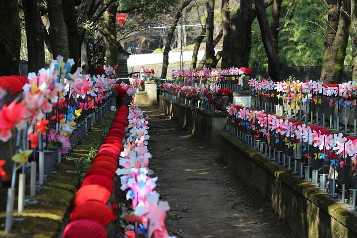 Tokyo City Walking Tour: Tokyo Tower Zojoji Temple and Shiba Park — photo 8