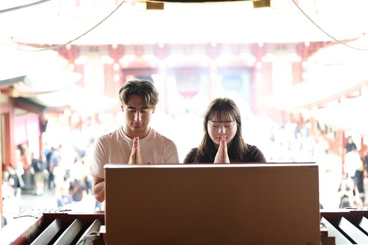 Tokyo: Private Asakusa & Senso-ji Temple Tour with 3 food stops — photo 3