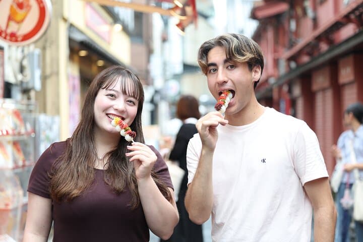 Tokyo: Private Asakusa & Senso-ji Temple Tour with 3 food stops