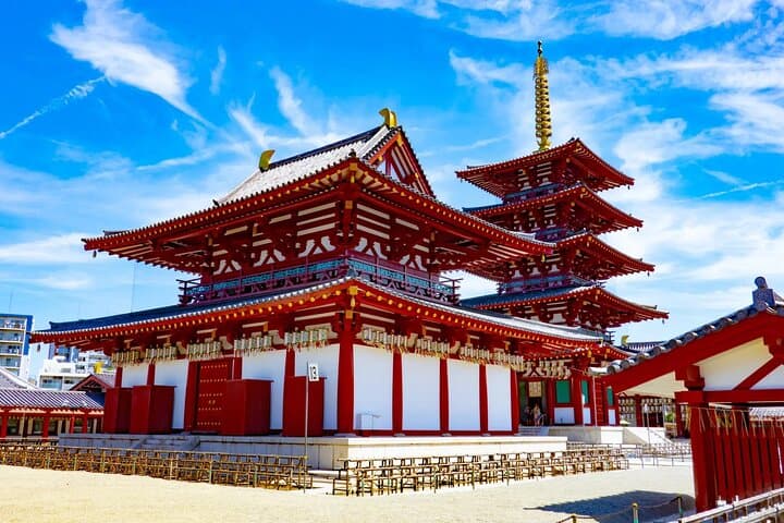 Full Day Walking Tour in Osaka Castle Temples and Ukiyoe — photo 4