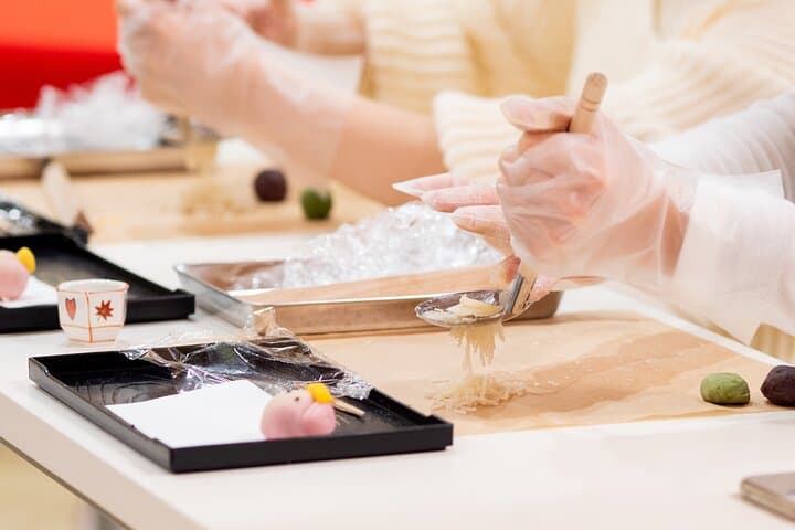 Japanese Traditional Sweets making and Tea Ceremony — photo 2