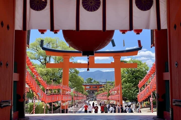Hidden Secrets of Fushimi Inari: Bamboo Paths and Sake Village — photo 2