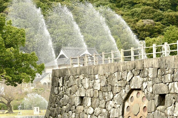 Kintaikyo Bridge, Castle Town and Seal Carving Iwakuni Day Tour — photo 9