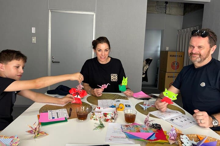 Origami Peace Experience in Hiroshima: Fold and Dedicate a Crane — photo 15