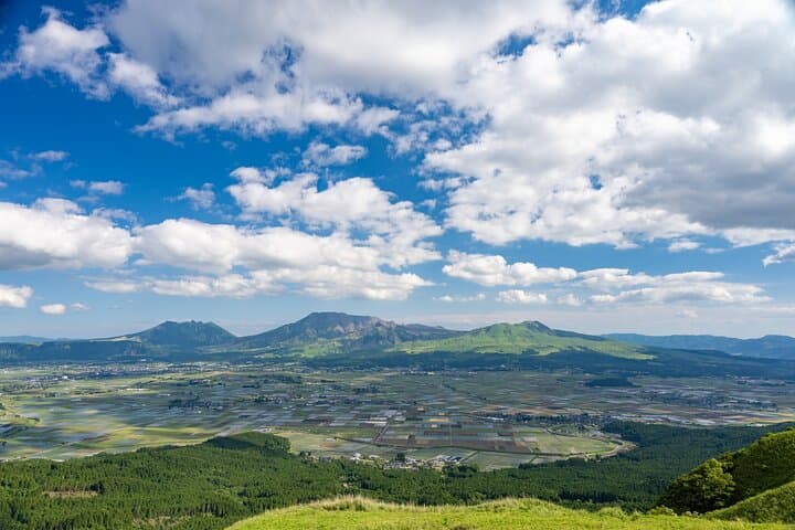 Kumamoto Castle Suizenji Garden and Aso Full-Day Tour Option — photo 4