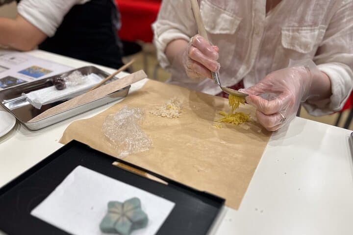 Japanese Traditional Sweets making — photo 4