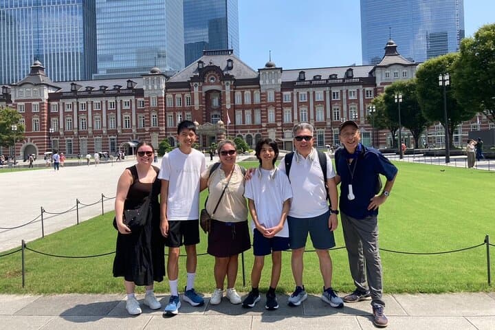 Imperial Palace to Tokyo Station Historical Walking Tour — photo 2