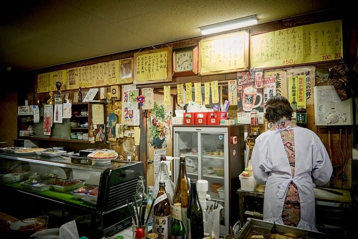 Special Offer: Near Osaka Retro Bar and Boat Race Experience — photo 11