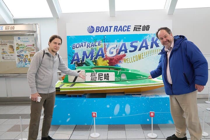 Special Offer: Near Osaka Retro Bar and Boat Race Experience — photo 6