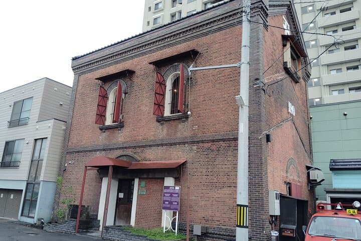 Otaru: Day & Night Walk in a Nostalgic Historic Port Town — photo 10