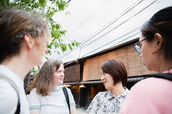 Kyoto Geisha District Walking Tour in Gion — photo 19