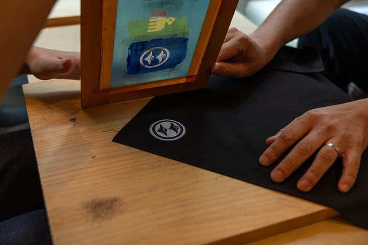 Nagoya Kuro Montsuki Traditional Family Crest Dyeing Workshop — photo 3