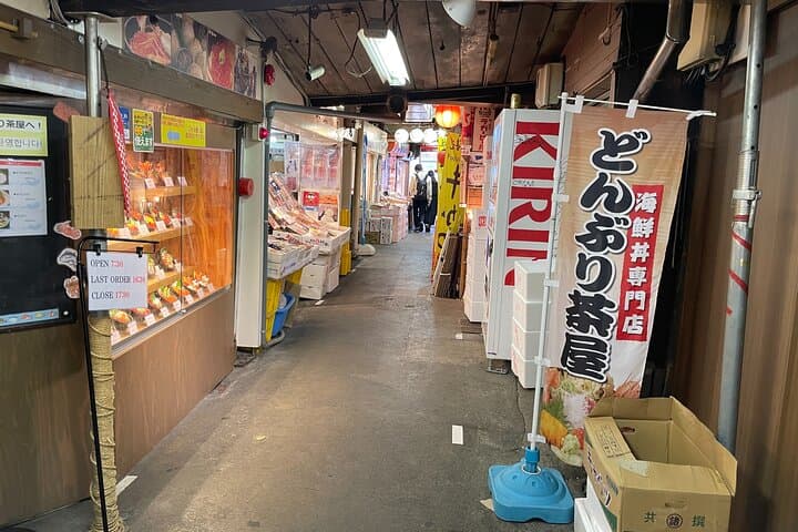 Sapporo: Nijo Market Guided Tour with Seafood Meal — photo 10
